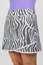 Sofibella 16" SKORT - 9007FIH Color: Fierce Hound Size: Small