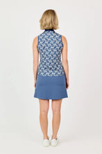 Sofibella HALF ZIP SLEEVELESS - QUIET FORCE 2501QUFGBF Color: Geo Ball Flower Size: Small