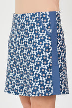 Sofibella 17" SKORT - QUIET FORCE 2499QUFGBF Color: Geo Ball Flower Size: Small